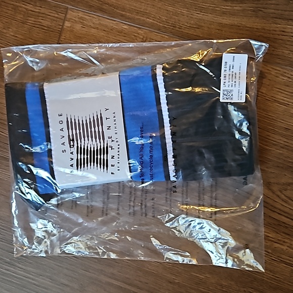 SAVAGE X FENTY CLASSIX THIGH- HIGH SOCKS - BLACK CAVIAR / SKY HIGH BLUE SZ M/L - Picture 8 of 11